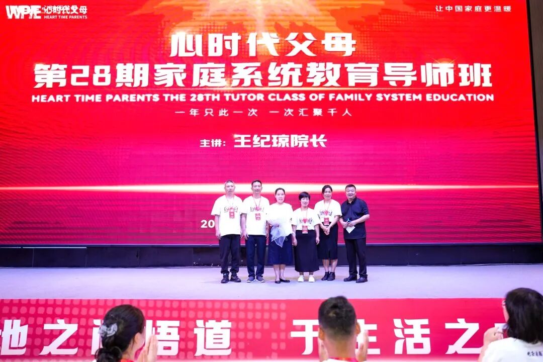 “给你,还温着呢!”——那把他藏在怀里的瓜子,胜过万千句“我爱你”