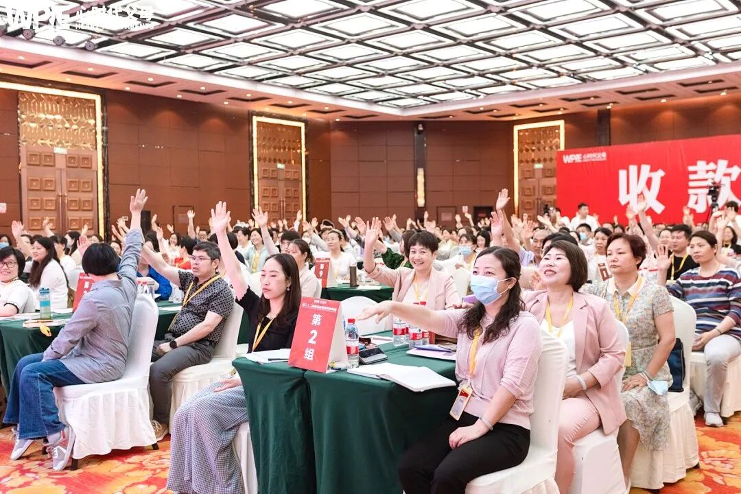 在博物馆花了300块钱都没让孩子爱上历史,没想到用一个旧拖把做到了