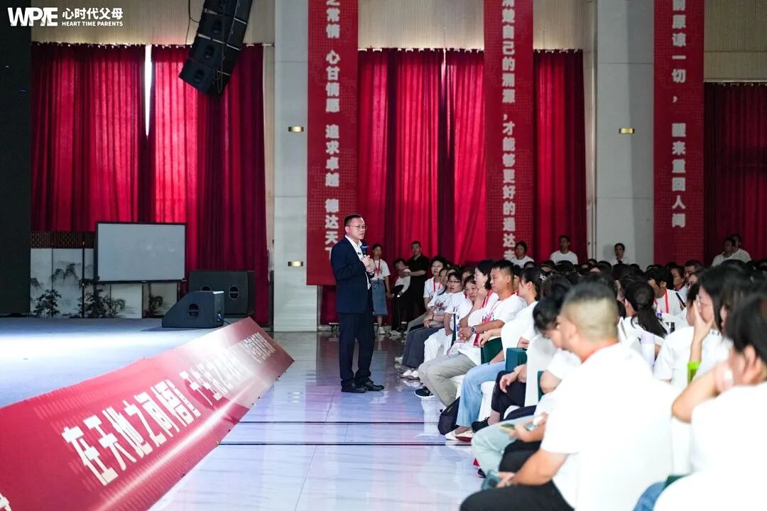 “给你,还温着呢!”——那把他藏在怀里的瓜子,胜过万千句“我爱你”