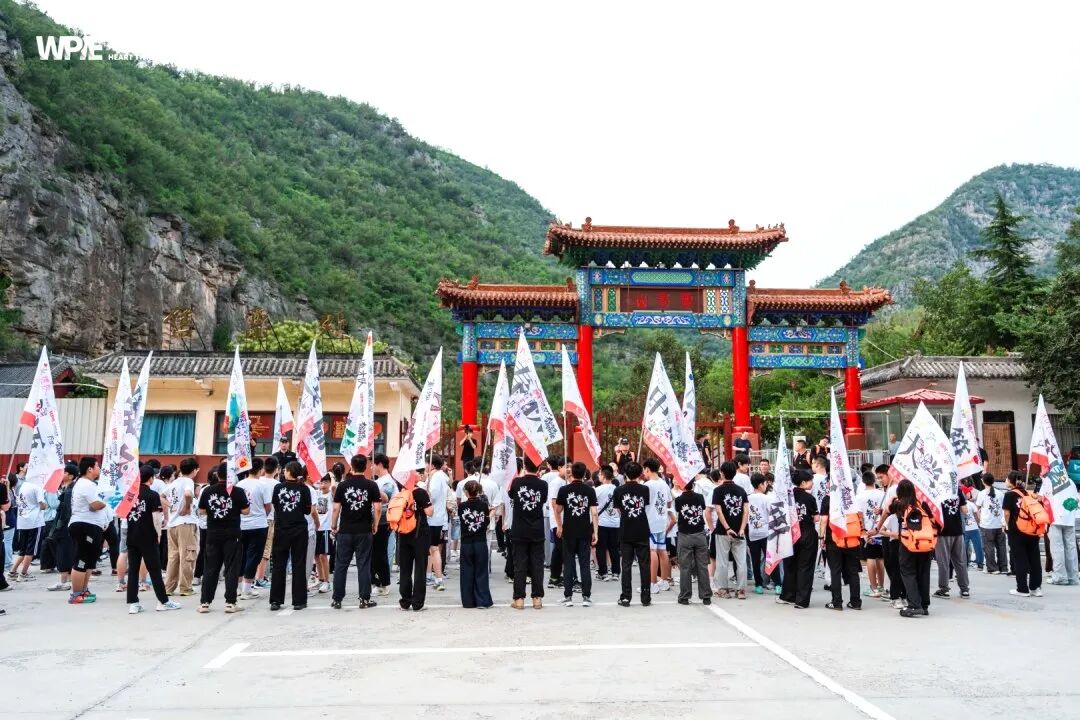 30年前的“坏”孩子,如今身家千万:别急着给孩子下定论,他的未来你想象不到