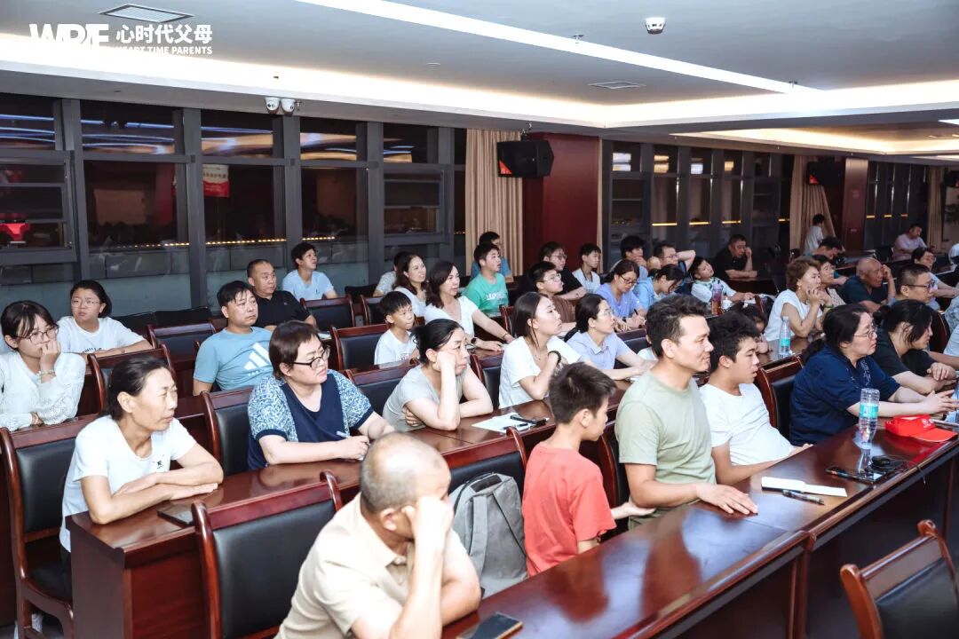 一场暴雪停课,一次亲子心理体验:当“玩透”成为自律的起点