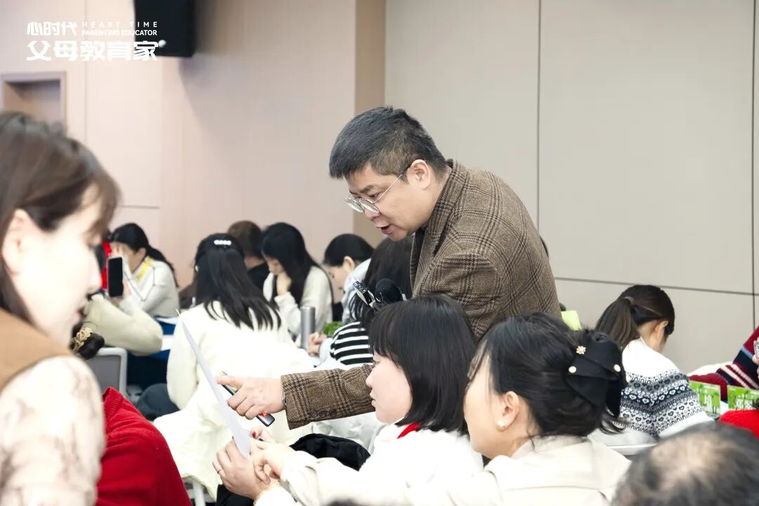 曾经只敢带着耳机偷偷听课,如今终于敢当面“活”了!