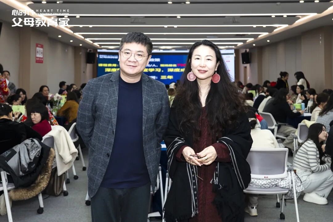 曾经只敢带着耳机偷偷听课,如今终于敢当面“活”了!