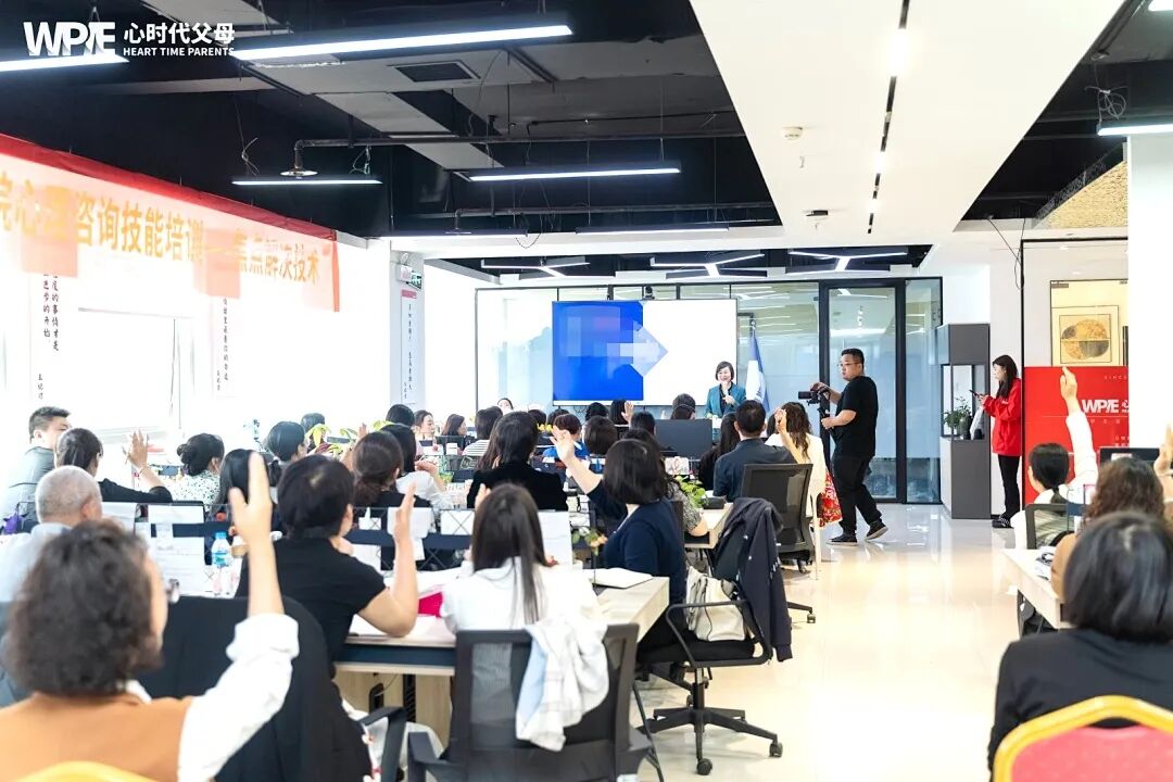 【焦点短程治疗技术】重构语言魅力:先说“语文考80分”,再说“数学考100分”,结果大不相同!