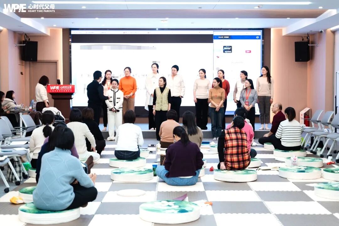 【学习军师方案班 · 高级】“妈,你当年为什么要把我送人?”她哭着问出这句话后才发现,爱从来没走,只是被痛苦挡住了