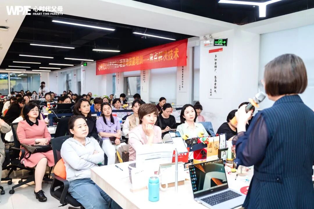 【焦点短程治疗技术】重构语言魅力:先说“语文考80分”,再说“数学考100分”,结果大不相同!