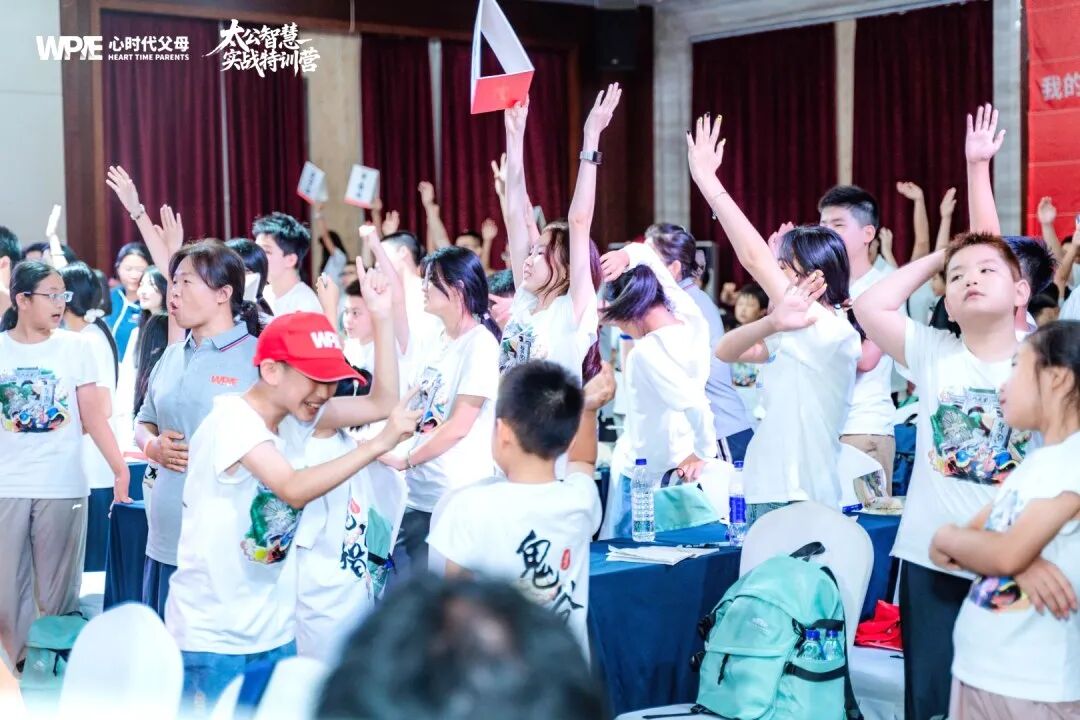 孩子没在节日送你祝福?先别失落,这可能是一堂被你忽视的“爱的必修课”