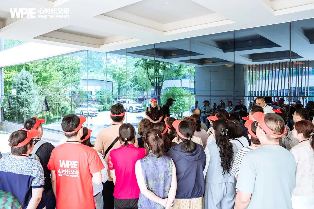 为什么孩子一遇事就喊“妈”?因为你可能正在替他过人生!