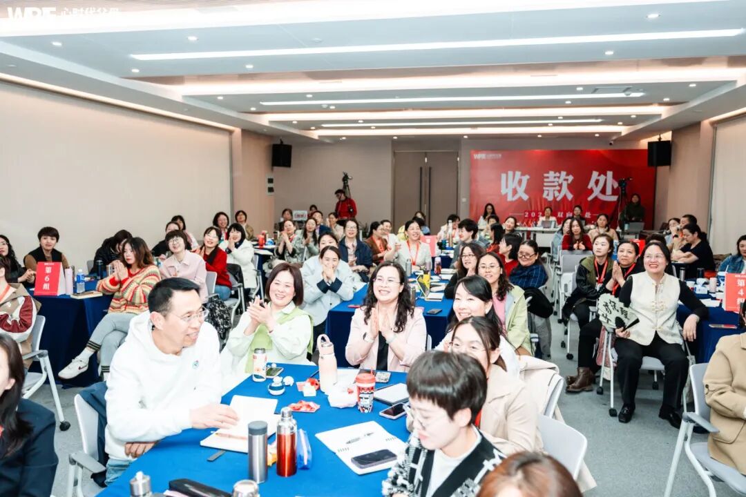 去他的“乖”!我们总想让孩子“乖”,却忘了自己当年心里藏了多少委屈