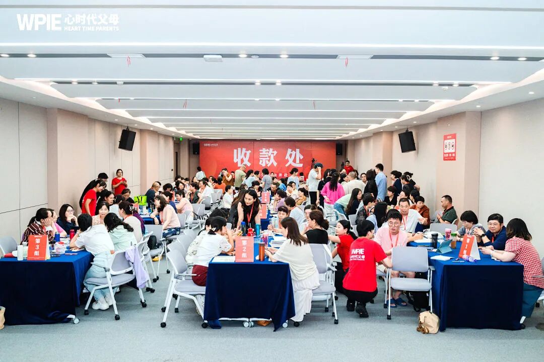 24岁了,听到妈妈声音就应激?——张兆鹏老师:“你再帮下去,只会把他毁得更深!”