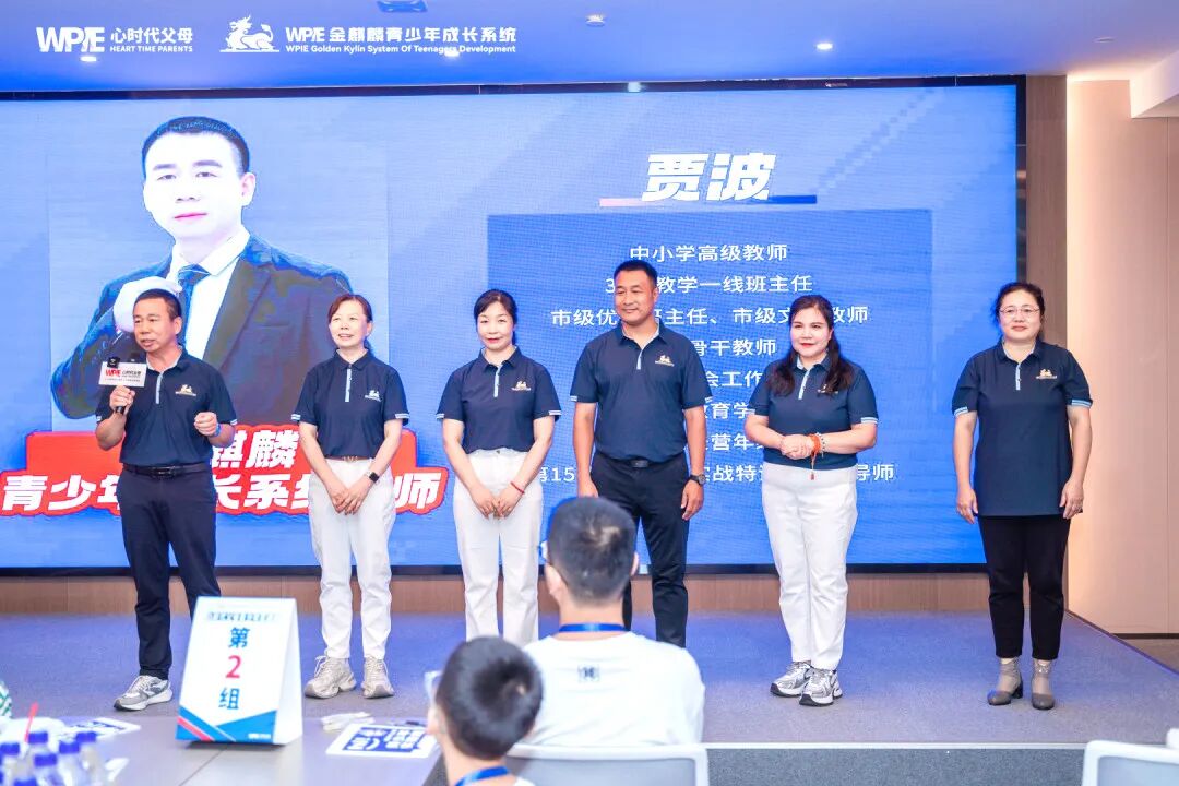 那个从12楼跳下的10岁男孩和在直播间里哭着求家长学习的王纪琼院长:一个在坠落,一个在拼命接!