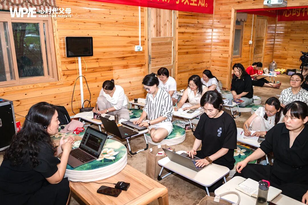 别把“一直在”,当成理所当然,别等灯灭了、水停了、人走了,才想起说一声“谢谢”