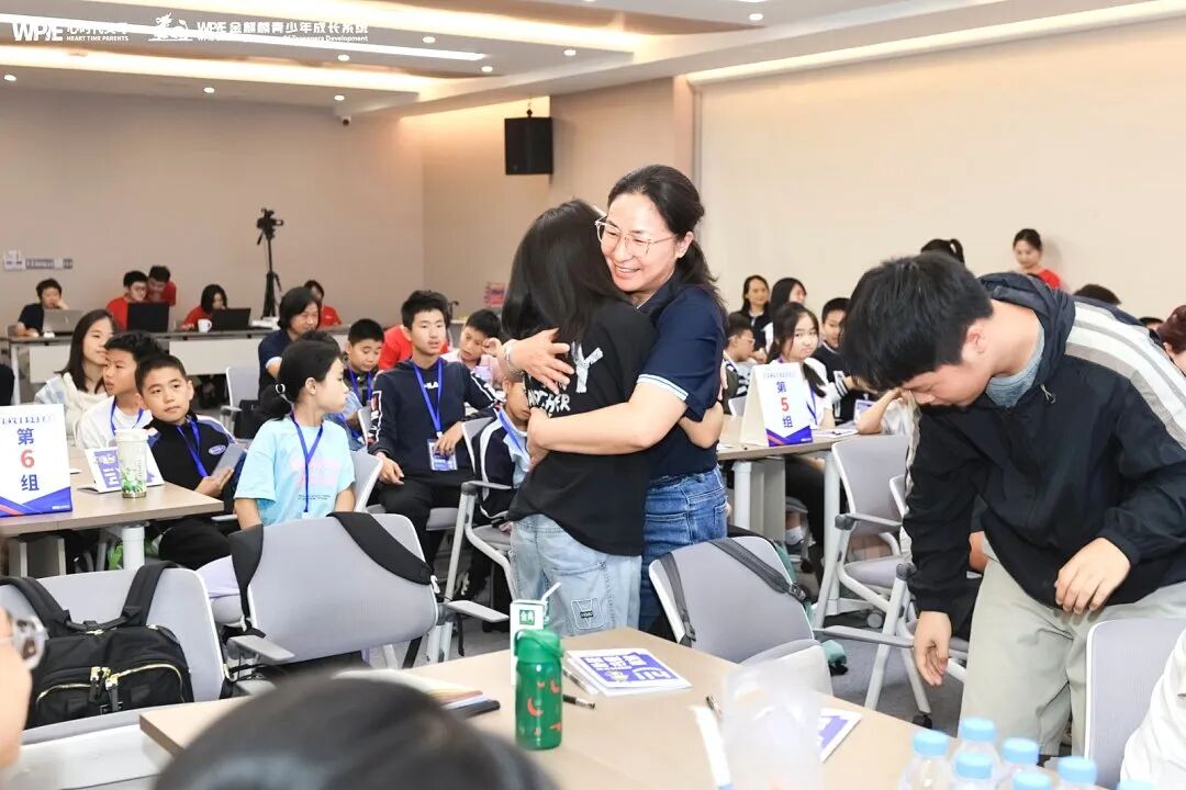 别再做“纠错型父母”了，试试“托举型导师”？