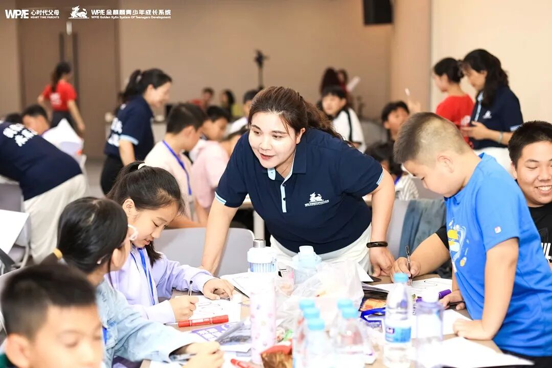 别再做“纠错型父母”了,试试“托举型导师”?