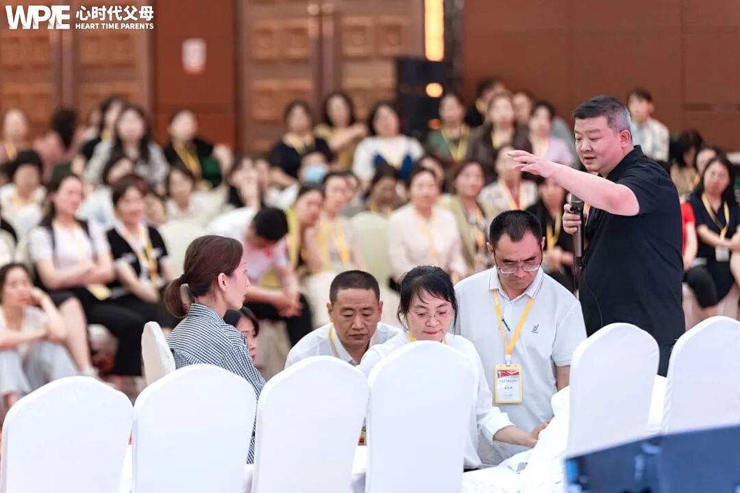 【家庭生态导师班】当“铺地砖”遇上“做美缝”——纪琼院长与文聪老师同讲导师班,学员们直呼“太精彩”!