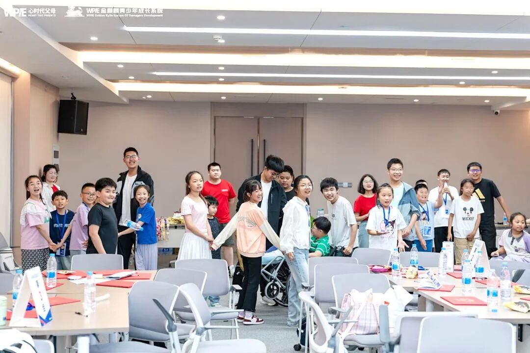 【青少年五大关系课】以前怕老师,如今获得老师信任,全班同学全票通过——这个孩子是怎么做到的?