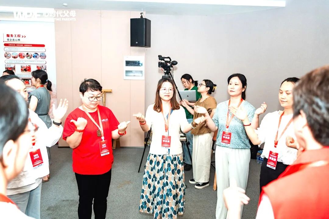怕爸爸怕到不敢发声?——张兆鹏老师:“‘怕爸爸’不是你的病,是你没发现的人生底牌!”
