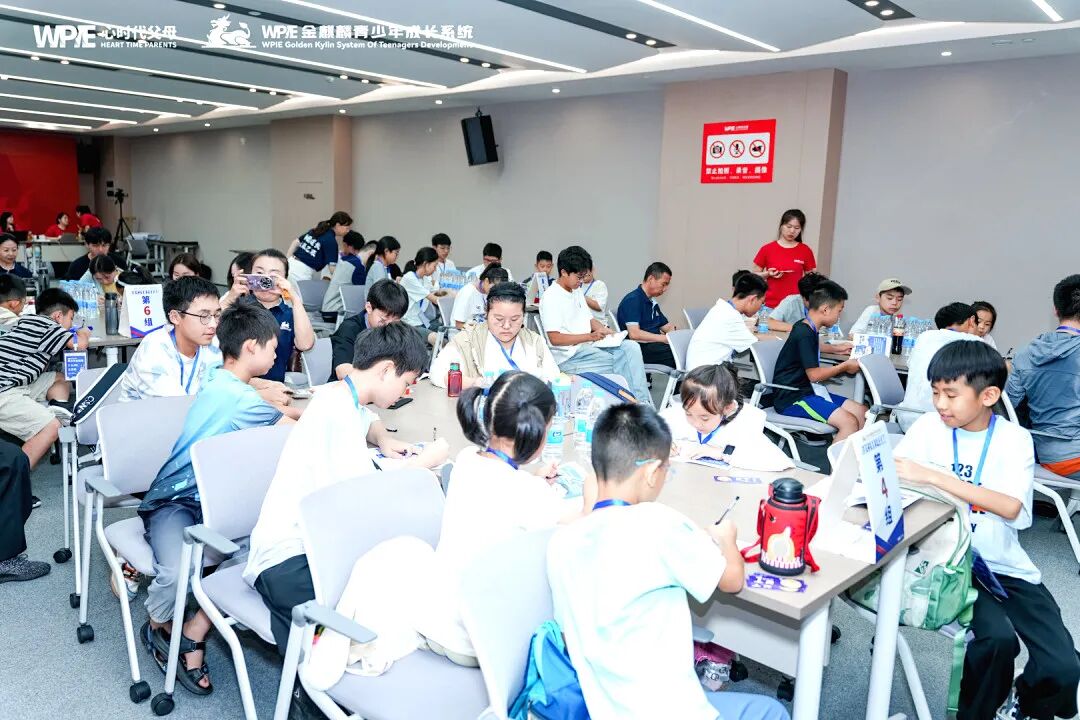 【青少年五大关系课】用了这一招,我再也不怕孩子被朋友“背刺”了!陈彦东老师的价值思维,到底有多绝?