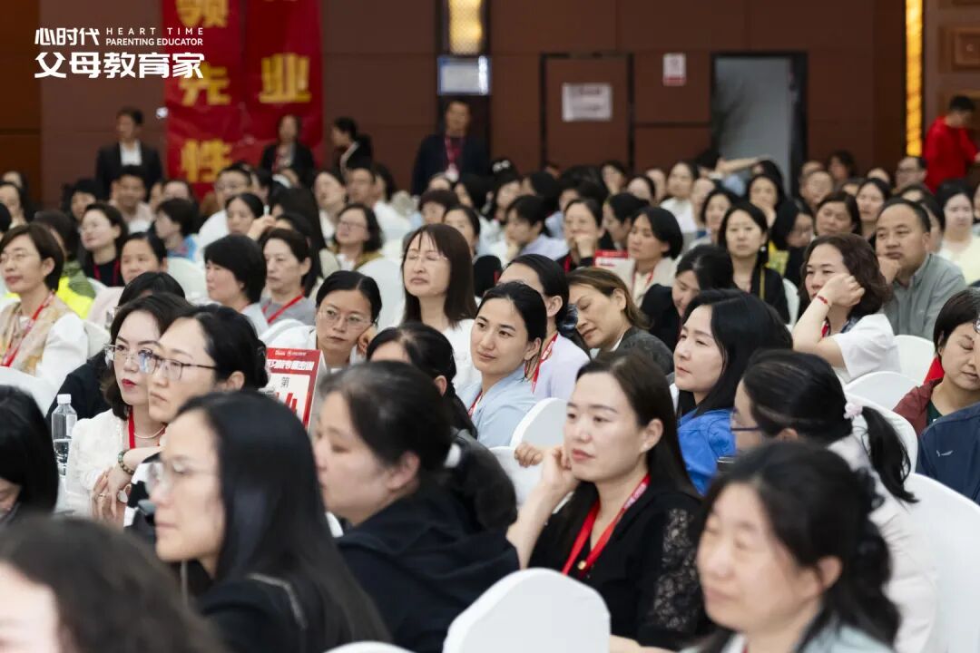 【研习院专属密训】我“恨”了自己三十年——恨外表、恨性别、恨声音……直到遇见张兆鹏老师