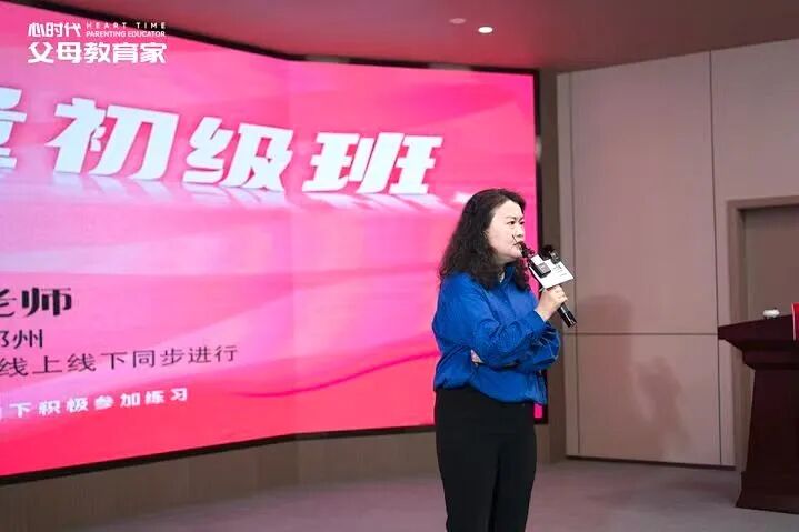 放下“重男轻女”的执念:那个被期待是男孩的女孩,“叛逆”是她最后的求救!