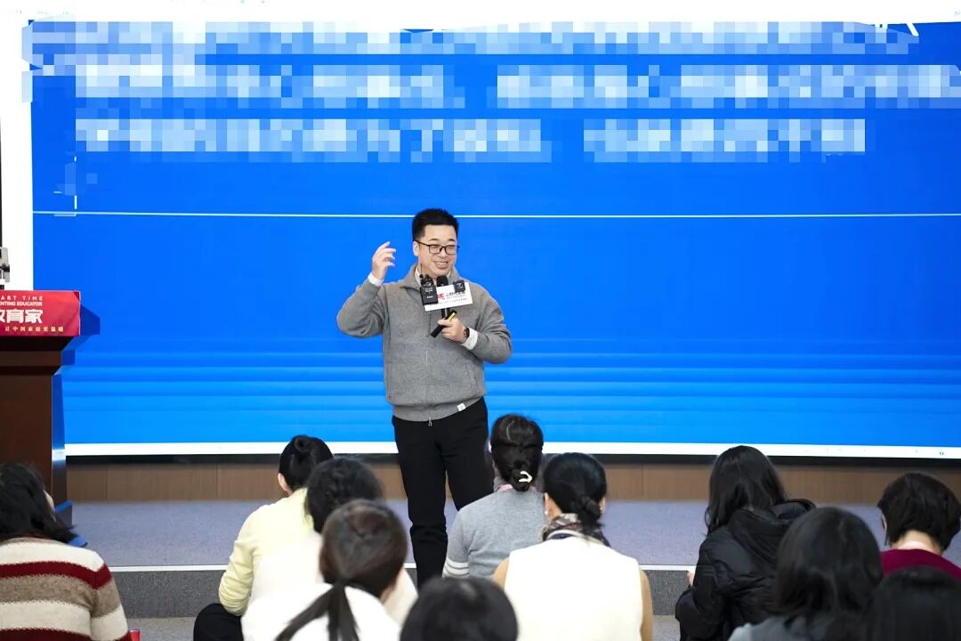 海勇老师用一个小测试戳破教育真相:多少父母自诩对孩子“掏心掏肺”,却从未真正“用心”!