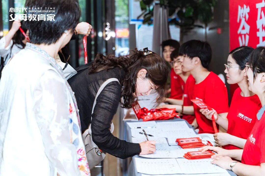 高二孩子拉黑补课老师?王克老师:“别急,问题未必出在孩子身上”
