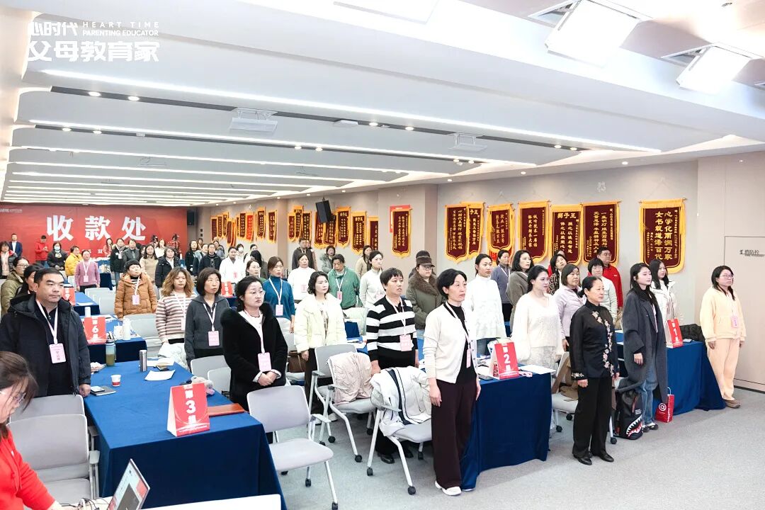 养了十几年的孩子,在她心中我竟不如一个“小混混”?——这届父母到底缺什么?