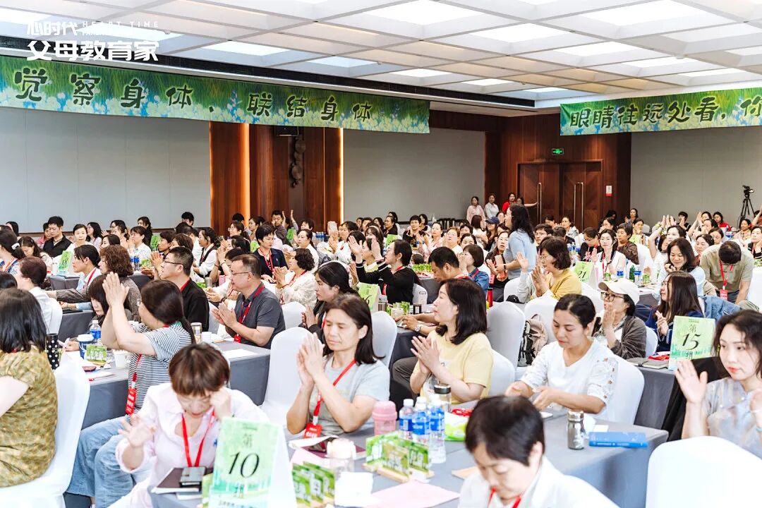 儿子不上学拿轻生威胁,父亲当场跪求老师“帮帮我!”——王克老师的回答戳中无数父母的心