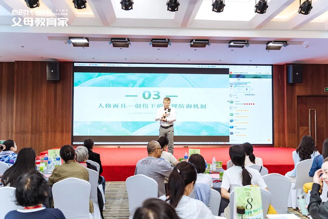 儿子不上学拿轻生威胁,父亲当场跪求老师“帮帮我!”——王克老师的回答戳中无数父母的心