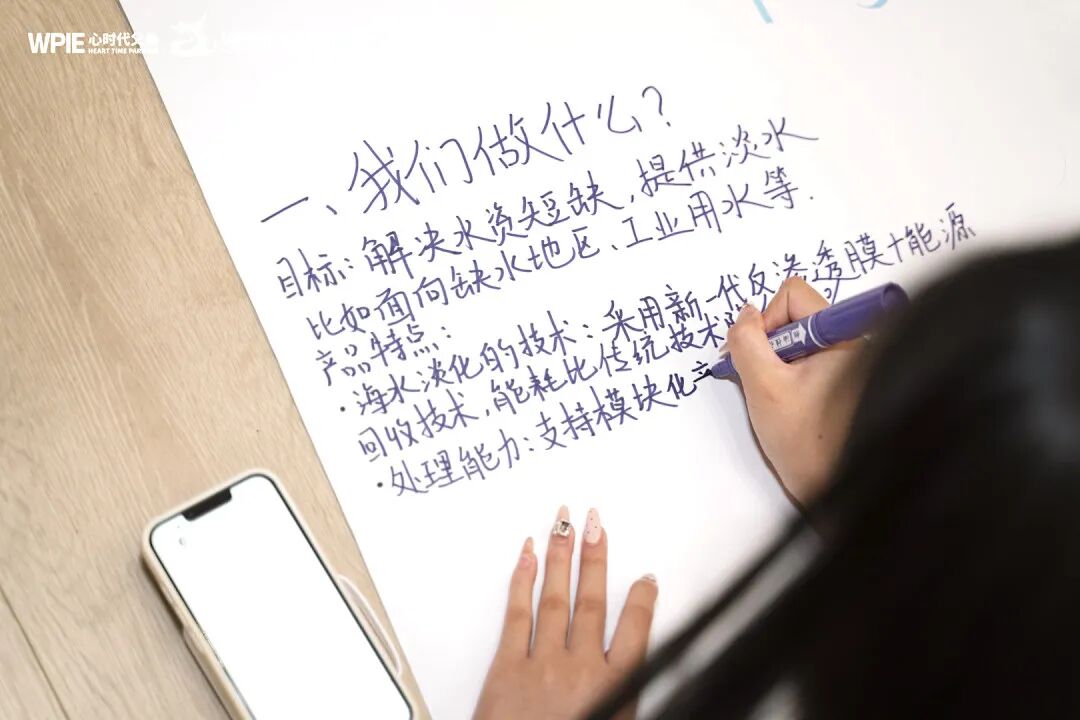 她被父母逼到初中没毕业就打工,挣的钱还被夺走给哥哥结婚买房……
