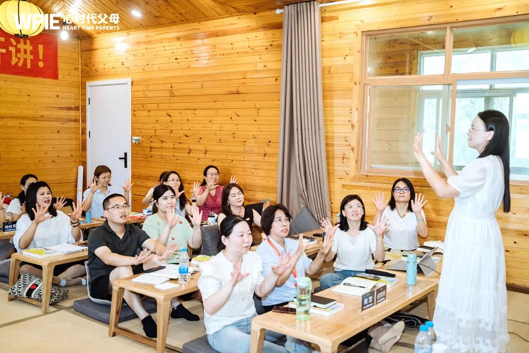 【青少年心理学专业课】下雨天去值班,乘公交还是坐地铁?——当你为小钱纠结时,背后藏着一个更大的问题!