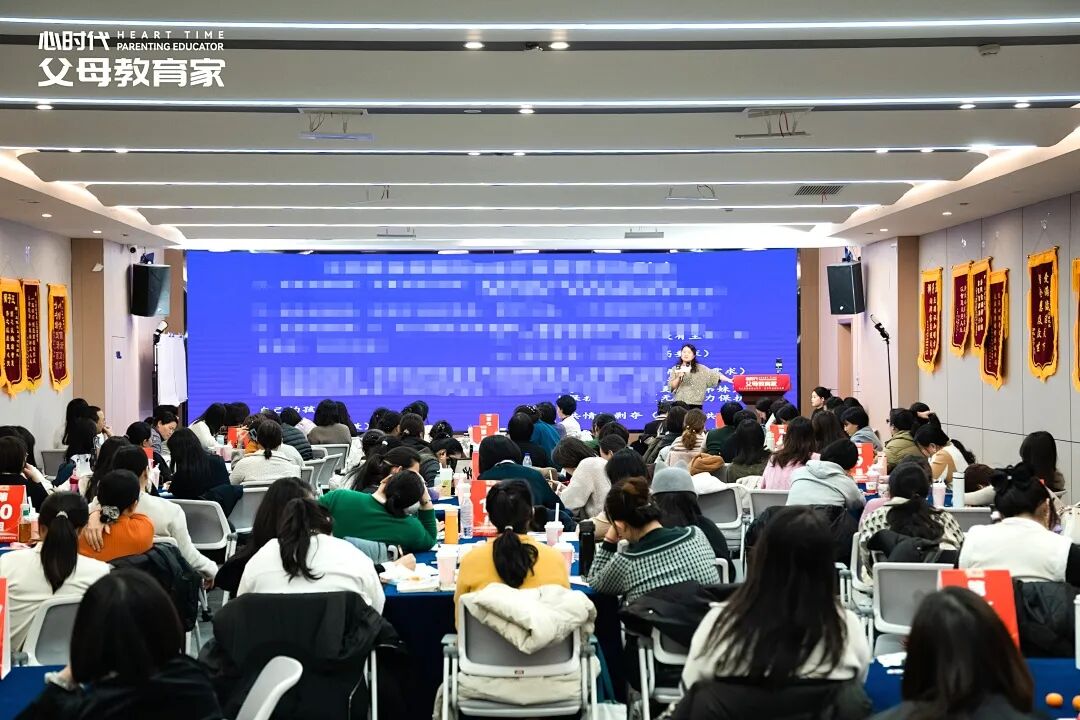 女儿反复说“害怕考试”,为什么我越安慰,她越害怕?问题出在哪儿?