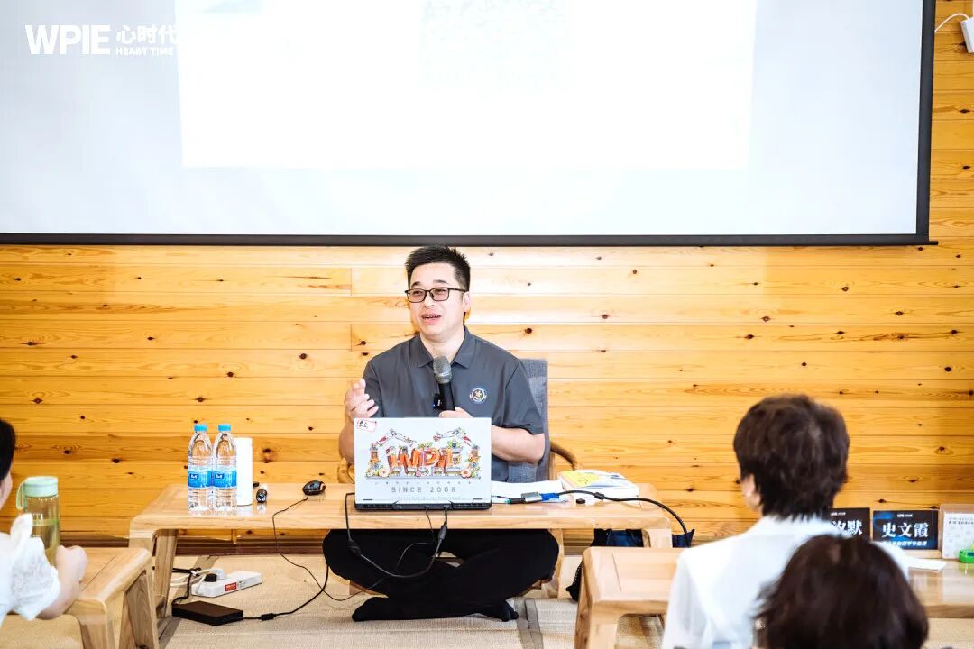 【青少年心理学专业课】上学时躲着老师走,工作了绕着领导走——你的人生,是不是一直在“躲”?