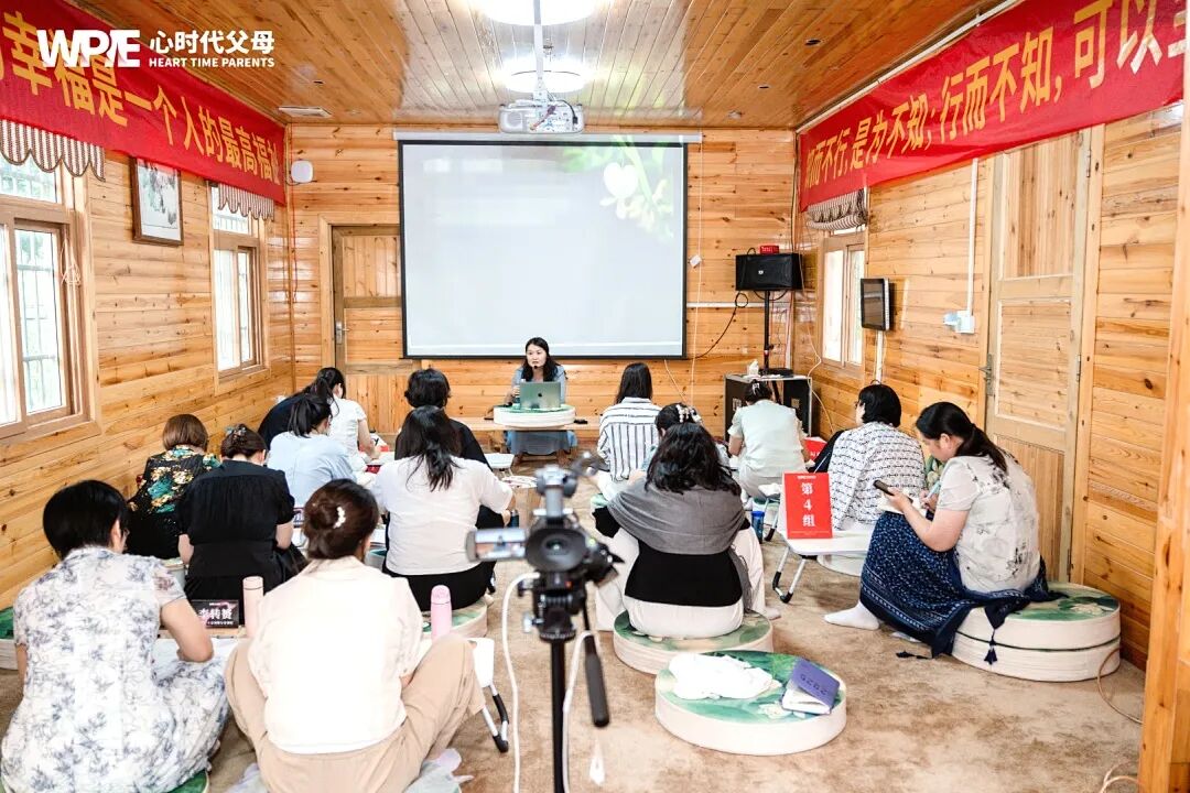 WPIE || 父母教育家 || 葱花队专属讲师团正式成立!这份来自河南广电的聘书,是文聪老师给我们最硬核的“偏爱”!