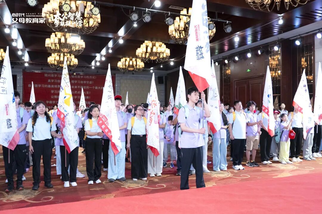 老公常年不在家,却在冲突中挡在我前面——那一刻,我才真正读懂什么是“家庭第一定律”!