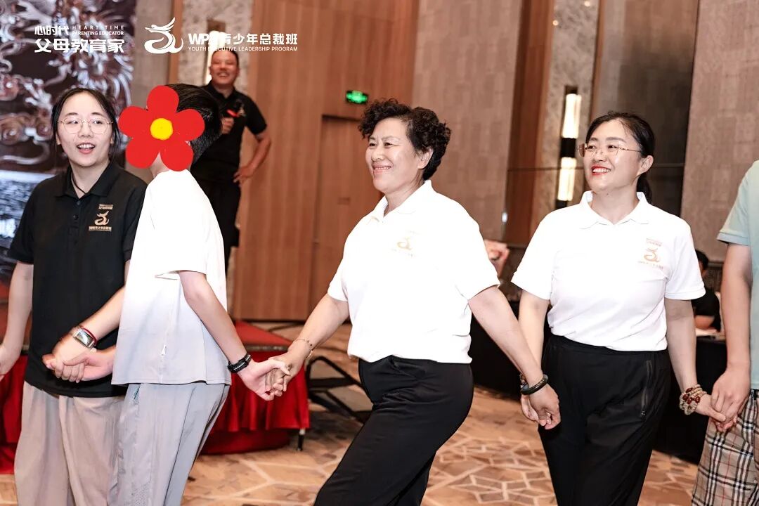 【金麒麟人生导师】冉令梅老师:从一个人偷偷哭到年级进步300名——那个藏在“乖”背后的女孩,终于被真正看见了!