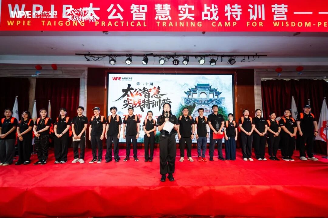 【咱们的故事】孩子休学六年,看心理医生差点被电击 —— 一个濒临崩溃的妈妈,如何成为全家的光?