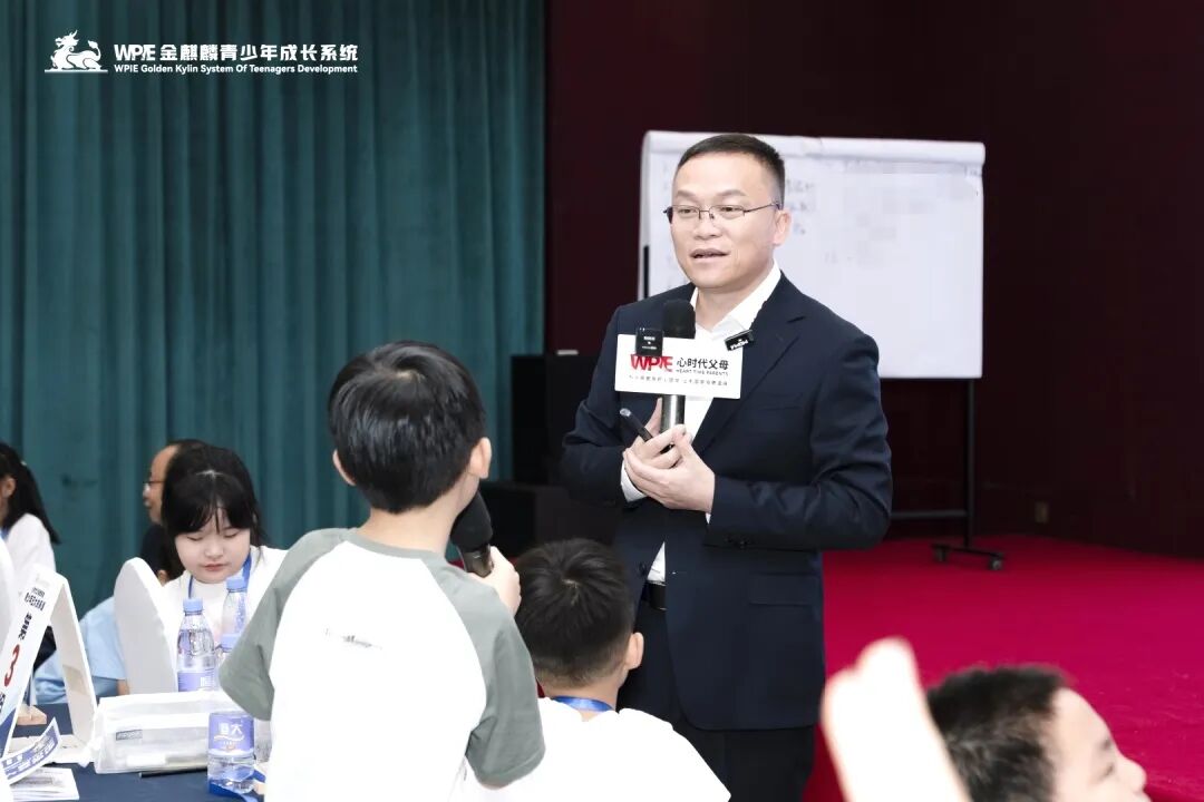 一夜白头的父母泣诉:“我养出了学霸,却没教会孩子好好活着......”